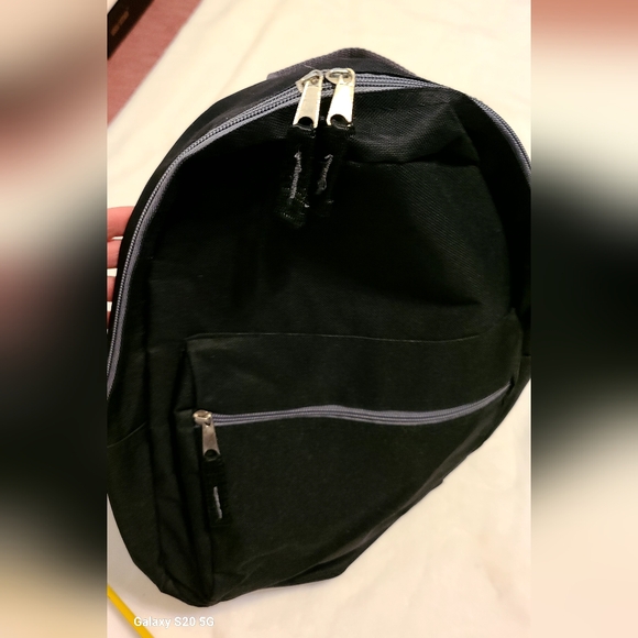 Standard medium simple black  12×16  size  backpack - Picture 8 of 8